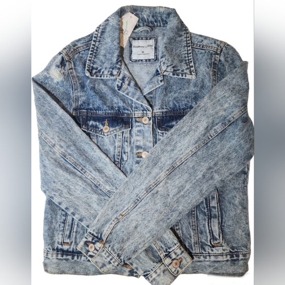 NWT Rue21 Jean Jacket Distressed - Picture 1 of 5